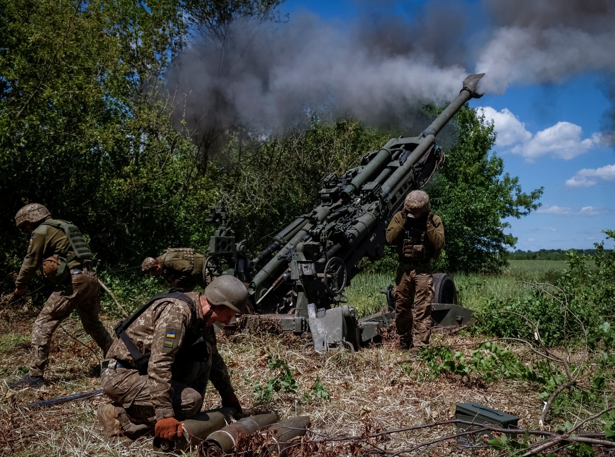 NATO đổ vũ khí vào Ukraine, đối mặt cảnh báo mạnh mẽ từ phía Nga